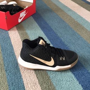 Pretty good condition kyrie 3. kids 4.5